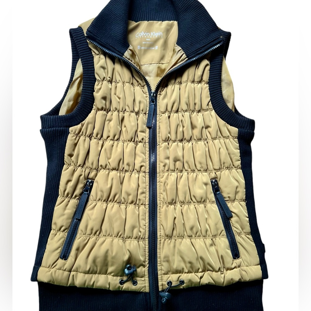 EUC - Calvin Klein Performance Vest w/ Sweater Accents - Size Small, Cha…